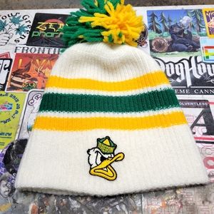 *Sold* Oregon Ducks Pom-pom Beanie